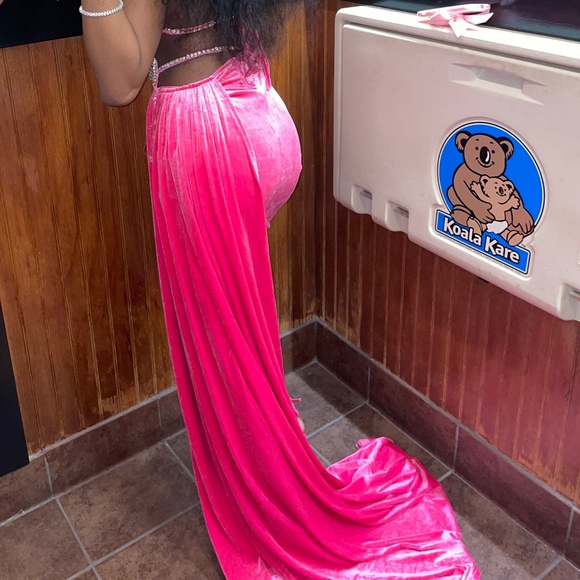 Dress - Picture 2 of 2